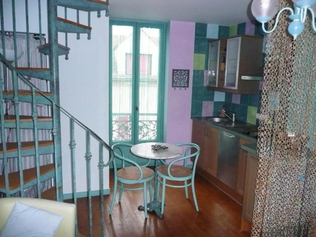 Gite Milly - 2 Studios En Coeur De Ville Kültér fotó